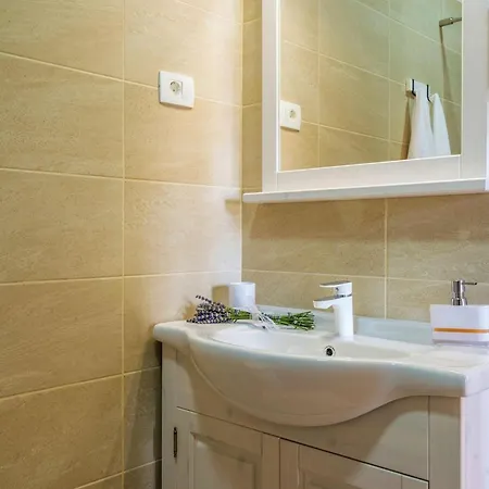 Dumina بيت للعطل