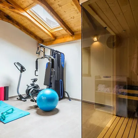 Dumina Nyaraló Zára